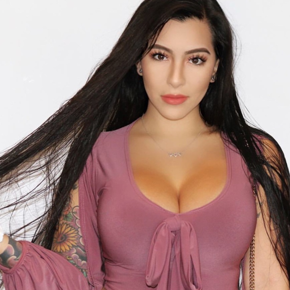 Meet your Posher, Angelique